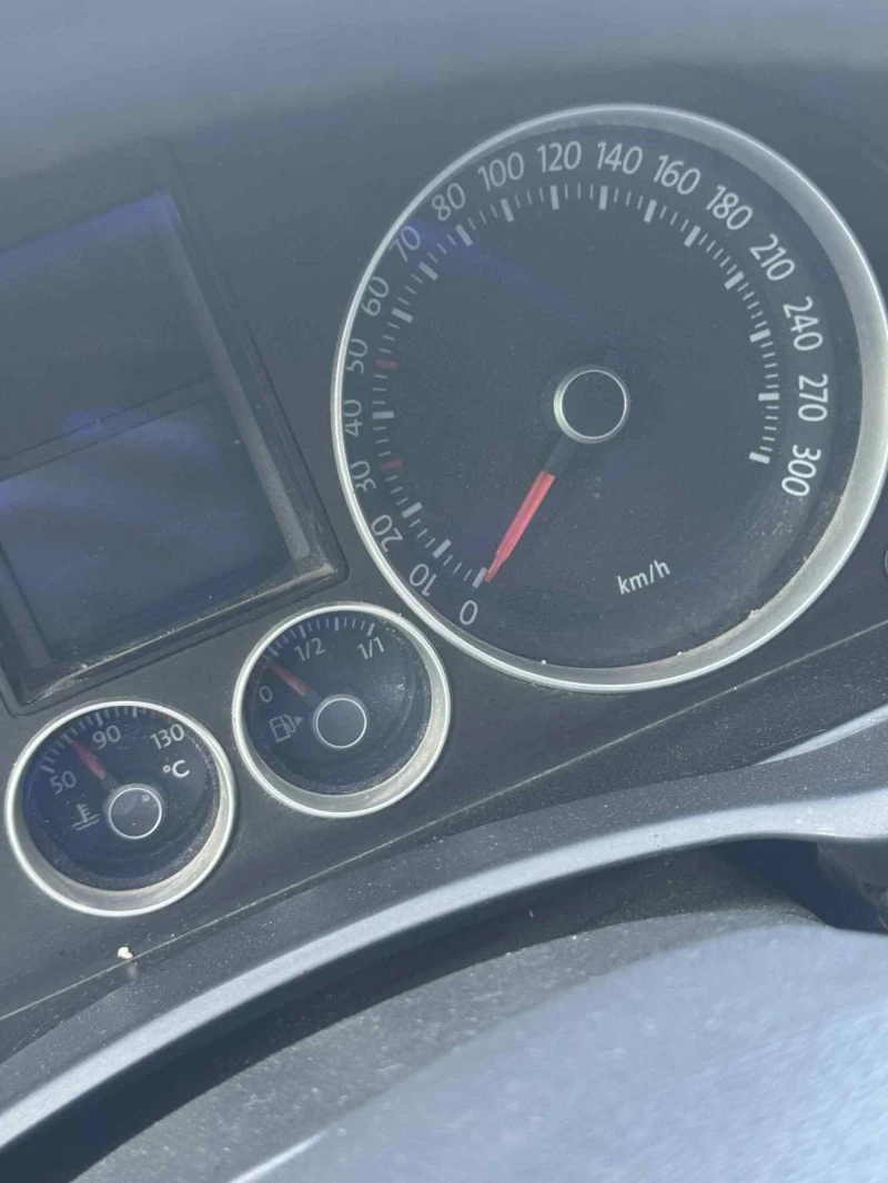 VW Golf 2.0, снимка 7 - Автомобили и джипове - 52870683