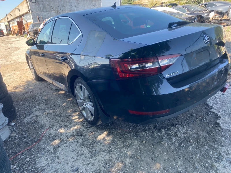 Skoda Superb 2.0tdi, снимка 5 - Автомобили и джипове - 50984772