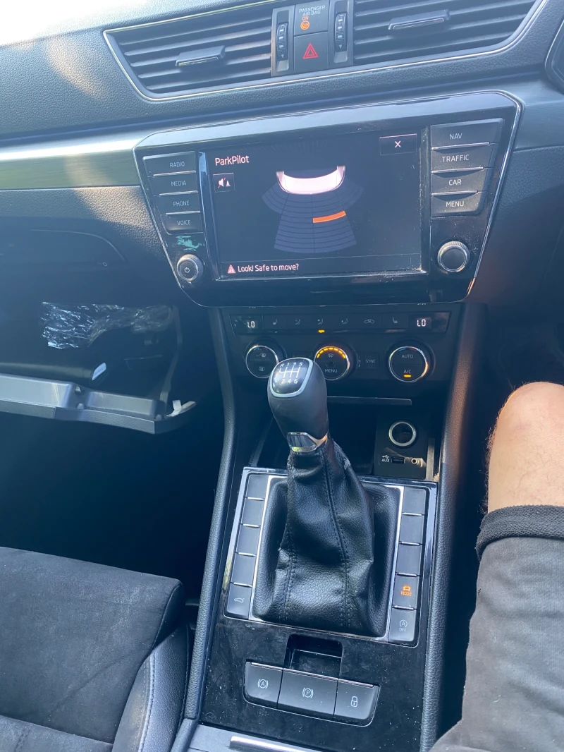 Skoda Superb 2.0tdi, снимка 8 - Автомобили и джипове - 50984772