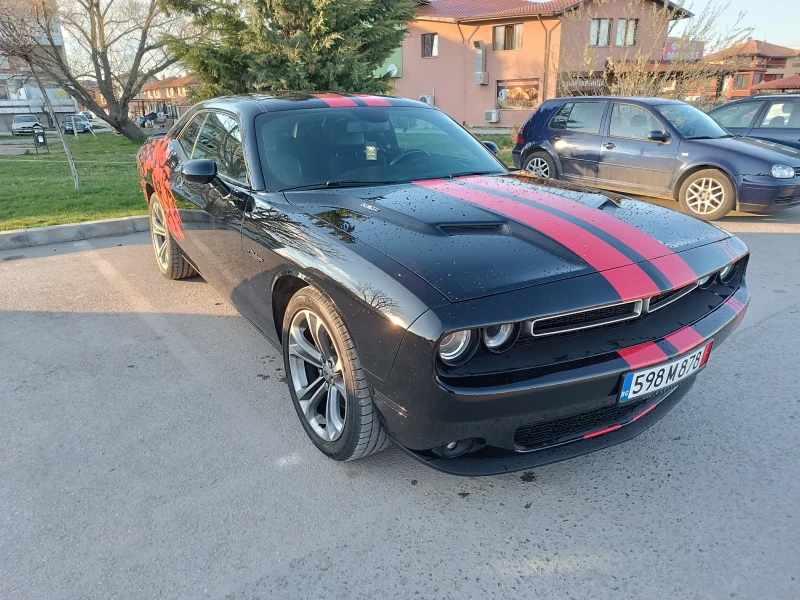 Dodge Challenger RT 5.7HEMI 8ZF, снимка 2 - Автомобили и джипове - 52422565