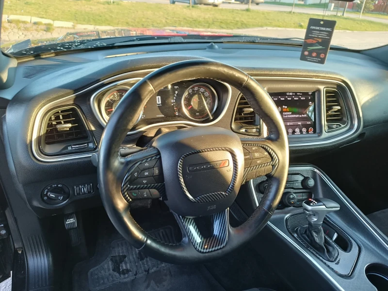 Dodge Challenger RT 5.7HEMI 8ZF, снимка 16 - Автомобили и джипове - 52422565