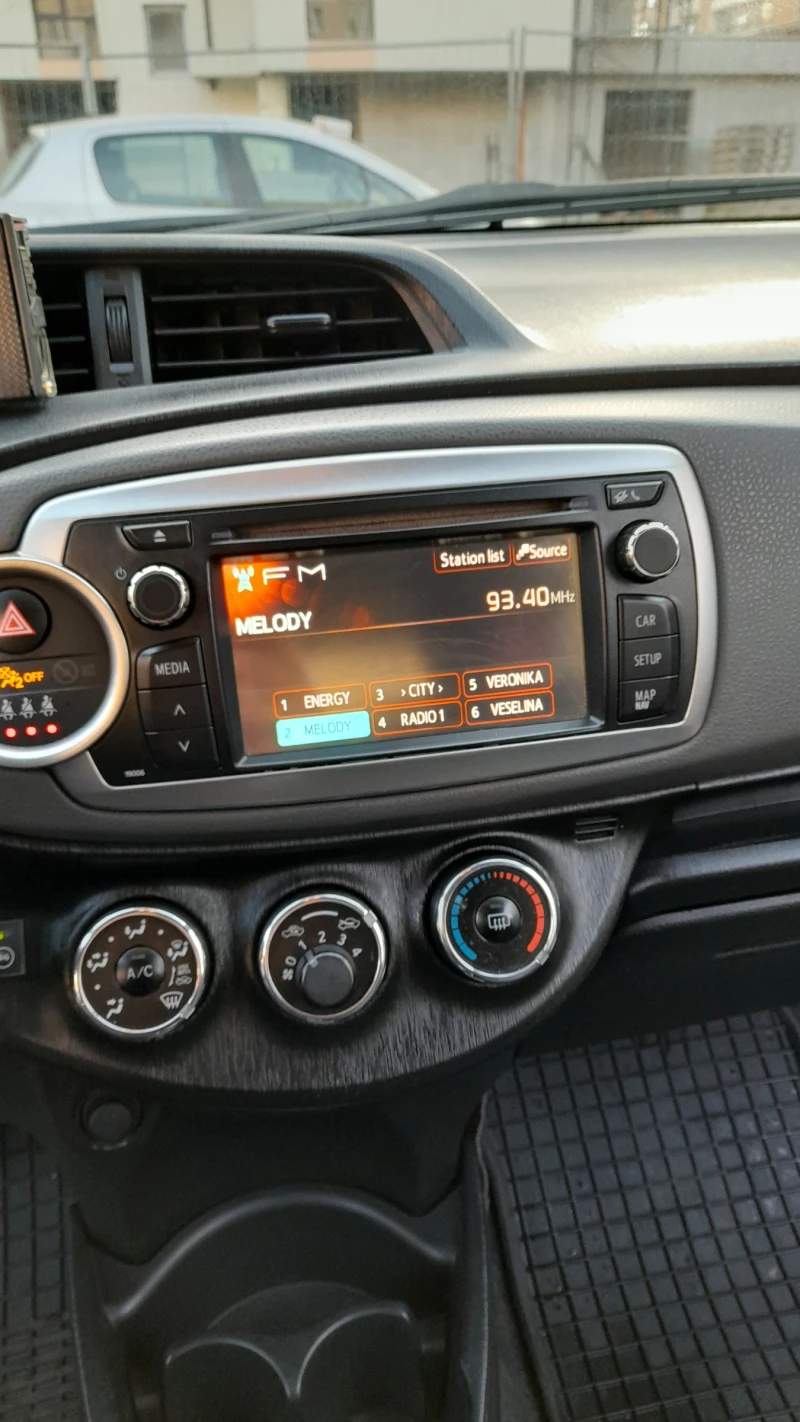 Toyota Yaris, снимка 7 - Автомобили и джипове - 52478748