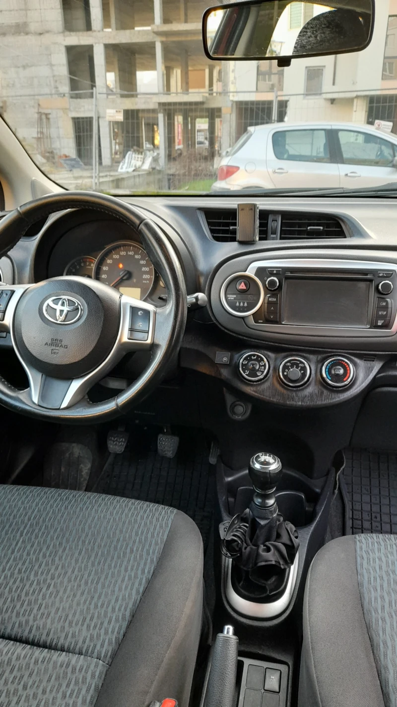 Toyota Yaris, снимка 5 - Автомобили и джипове - 52478748