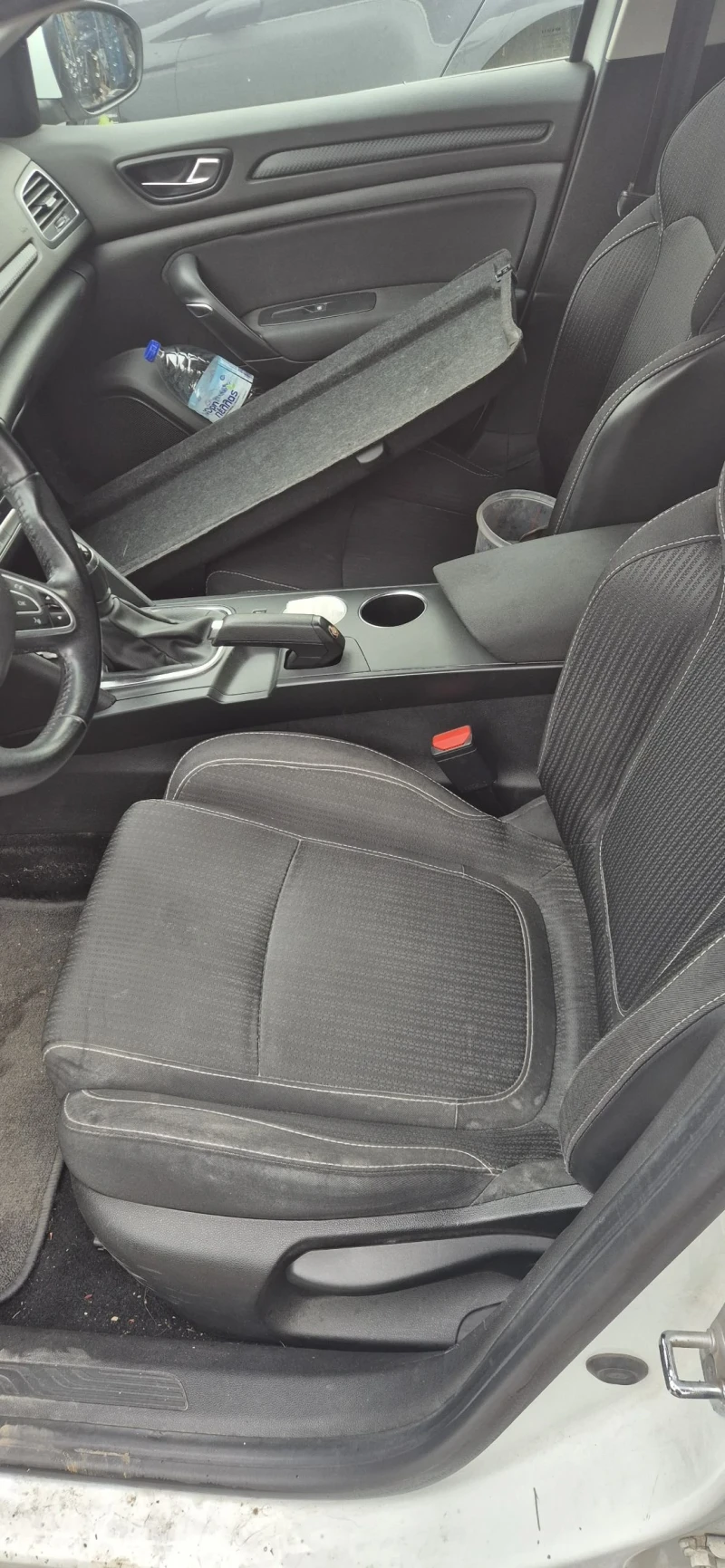 Renault Megane 1.5 dci, снимка 7 - Автомобили и джипове - 52521547