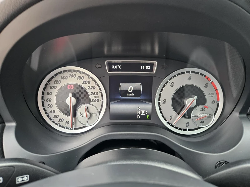 Mercedes-Benz A 200 4 Matic* Distronik* Panorama* , снимка 13 - Автомобили и джипове - 53576495