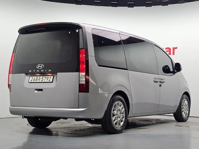 Hyundai Staria L6DC, снимка 2 - Автомобили и джипове - 56241297