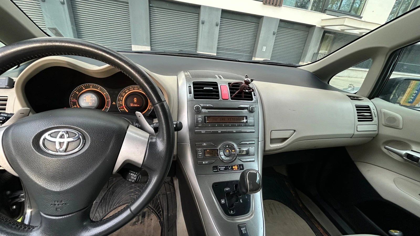 Toyota Auris  - изображение 5