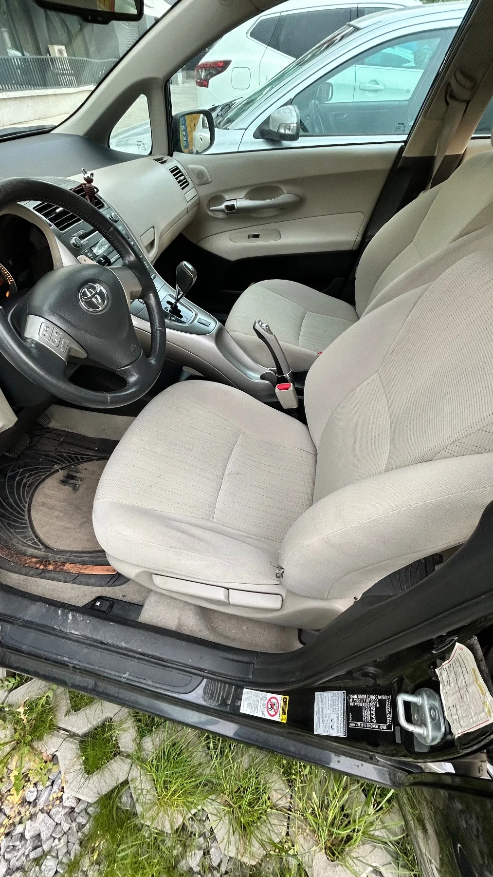 Toyota Auris  - изображение 3