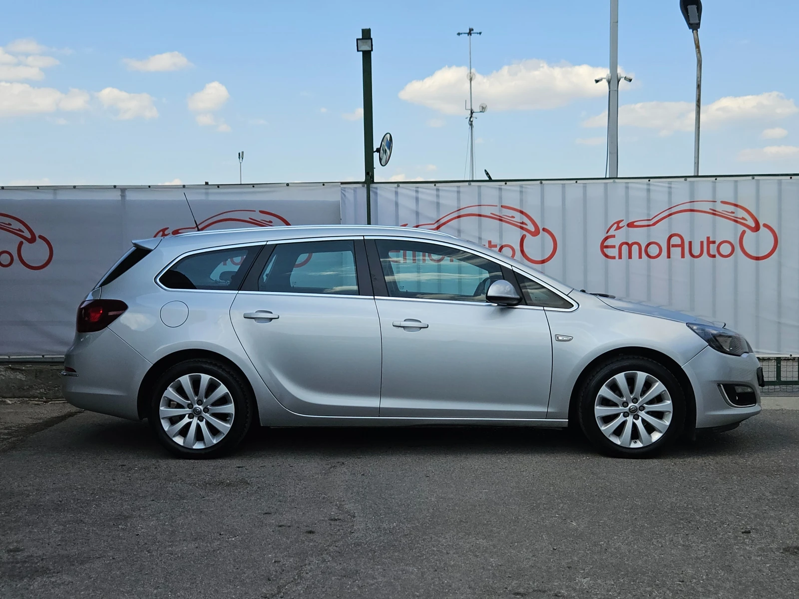 Opel Astra 1.4Т/GPL/COSMO/Sports Tourer/ACC/LED/NAVI/БЛУТУТ - изображение 2