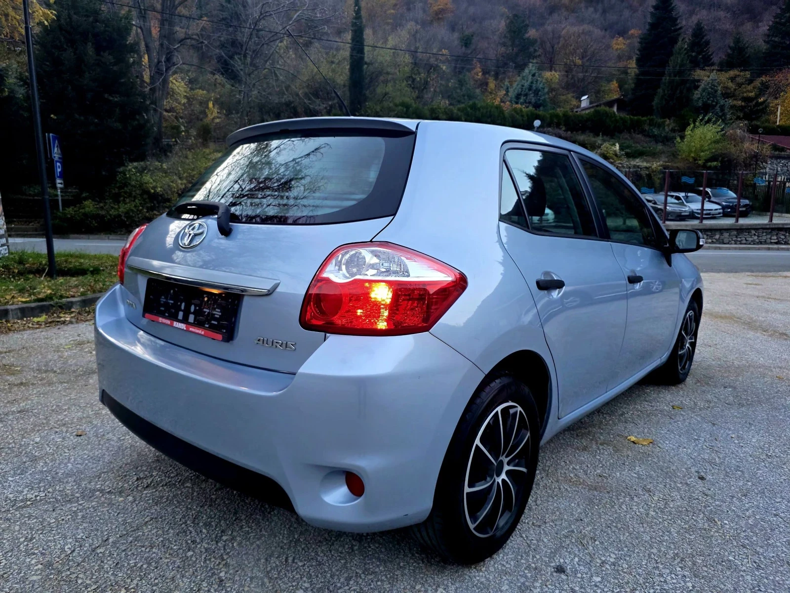 Toyota Auris 1.33 VVT-I * FACELIFT* РЕАЛЕН ПРОБЕГ* ТОП*  - изображение 5