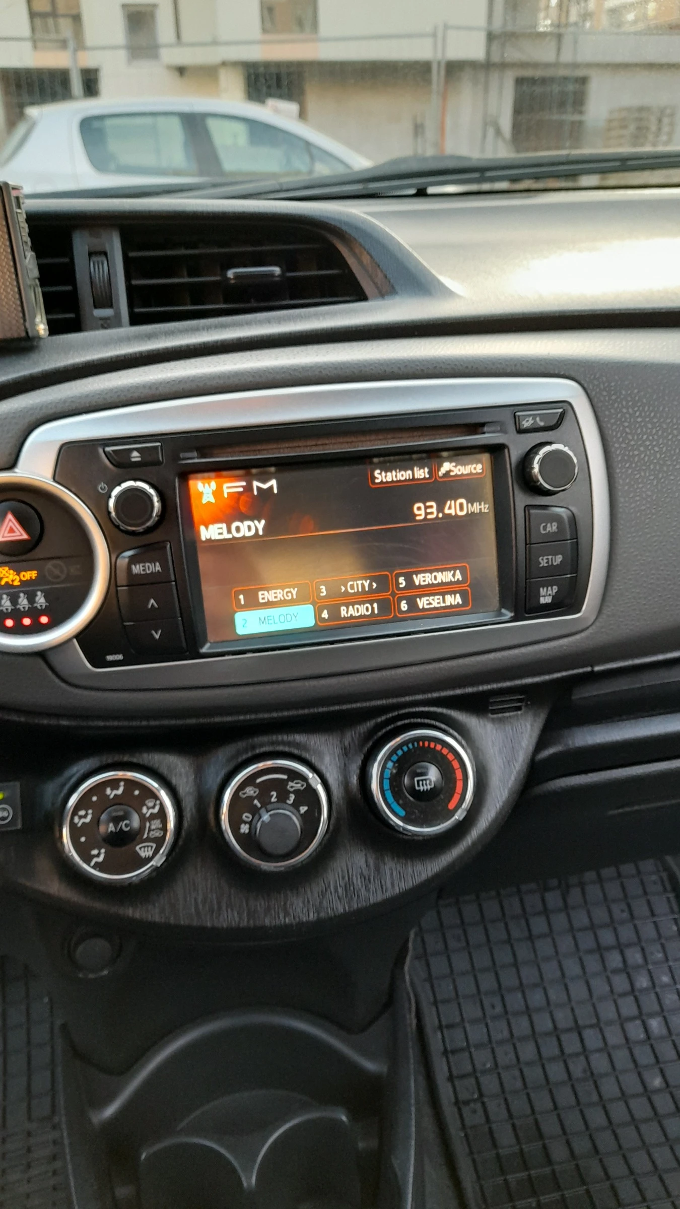 Toyota Yaris  - изображение 7