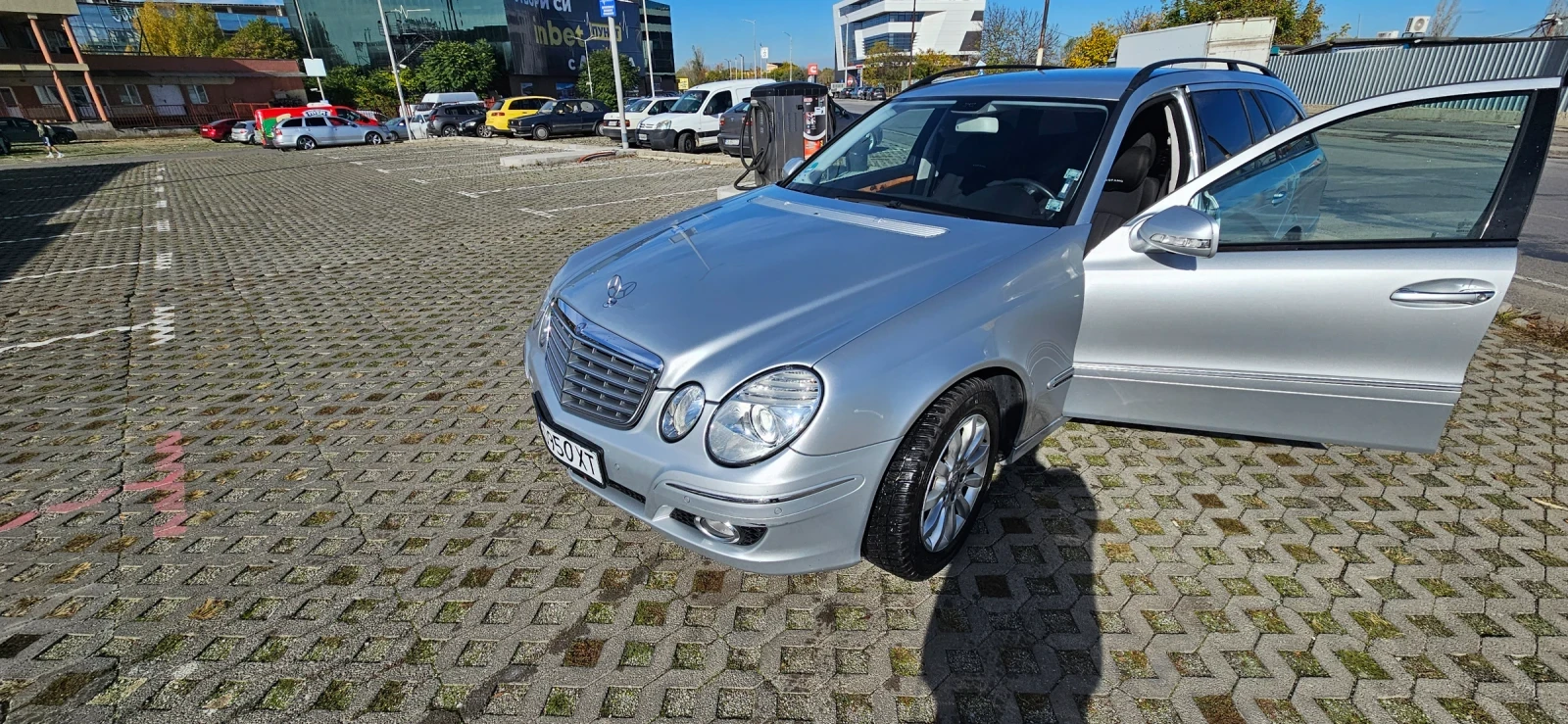 Mercedes-Benz E 200, снимка 3 - Автомобили и джипове - 53753991