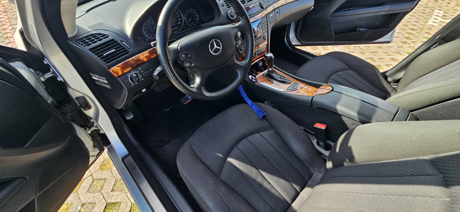 Mercedes-Benz E 200, снимка 8 - Автомобили и джипове - 53753991