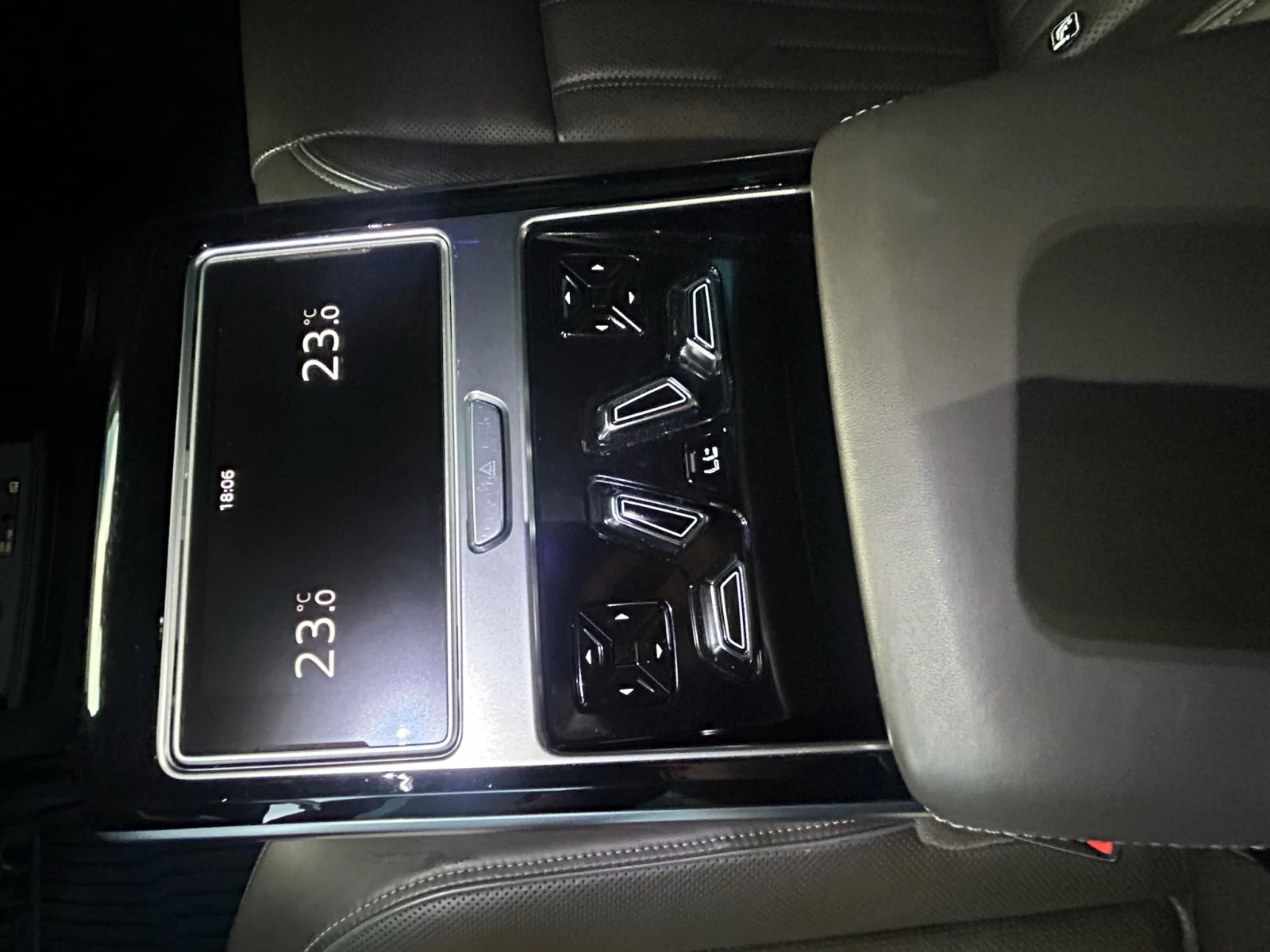 Audi A8 Long* S-line* HU* 3xTV* FULL, снимка 10 - Автомобили и джипове - 53807068