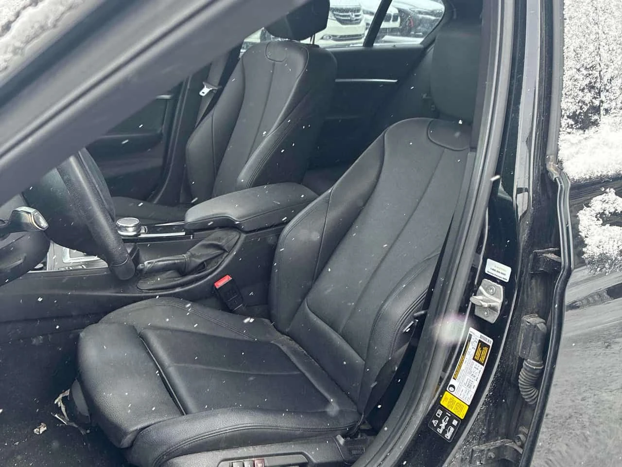 BMW 330 i xDrive/CARFAX/ШИБИДАХ/ПОДГРЕВИ, снимка 11 - Автомобили и джипове - 53880283