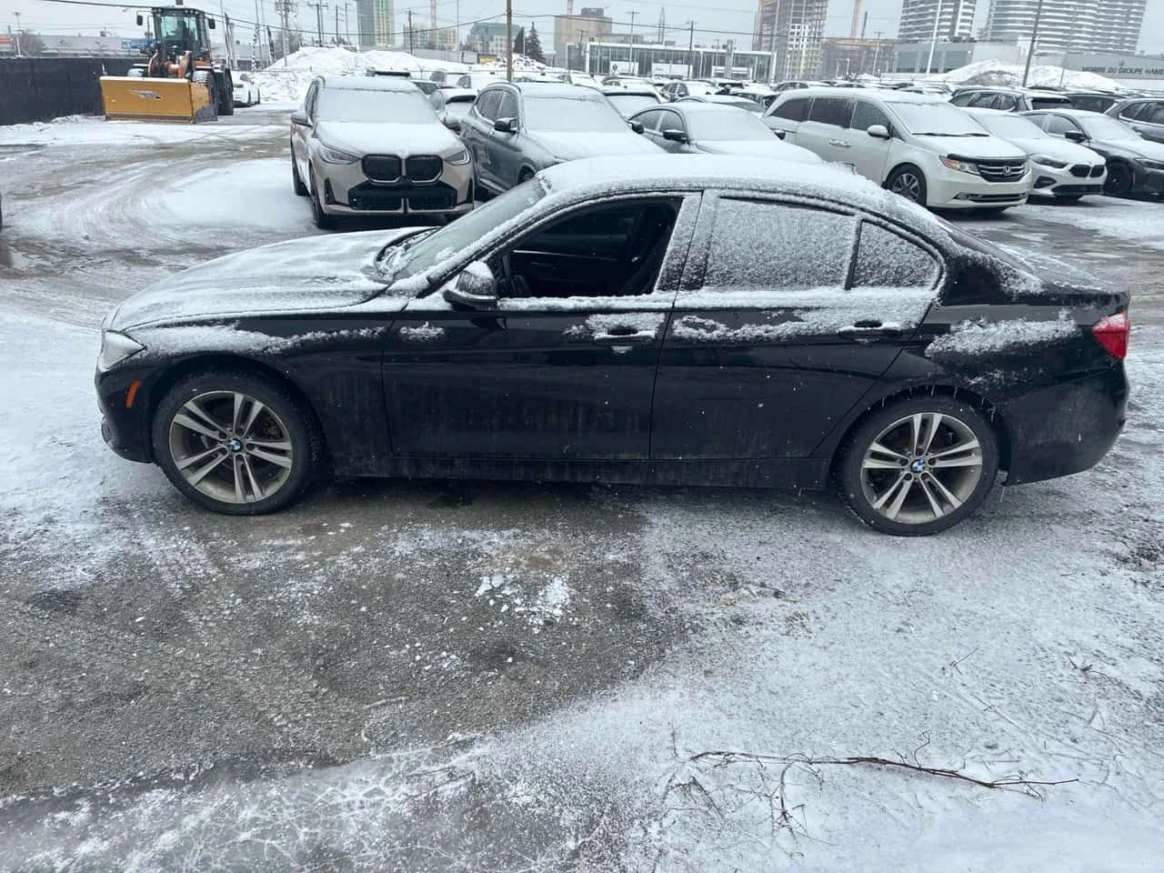 BMW 330 i xDrive/CARFAX/ШИБИДАХ/ПОДГРЕВИ, снимка 3 - Автомобили и джипове - 53880283