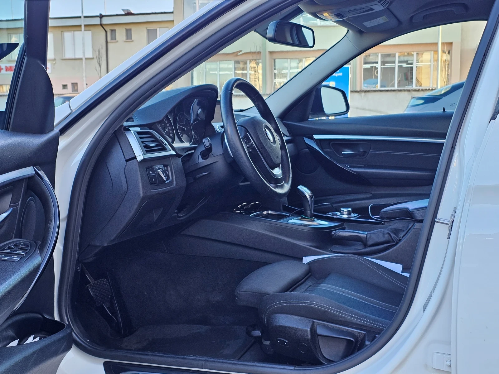 BMW 320 320XD 190hp B47 M-Sport LCI, снимка 7 - Автомобили и джипове - 54293745