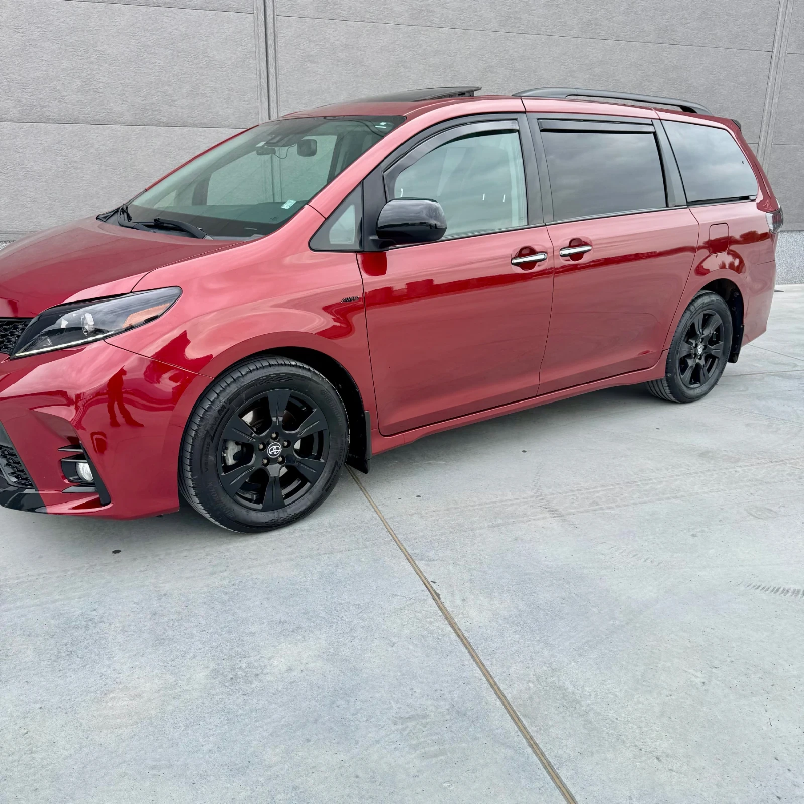 Toyota Sienna SE AWD-3.5, снимка 2 - Автомобили и джипове - 54169033