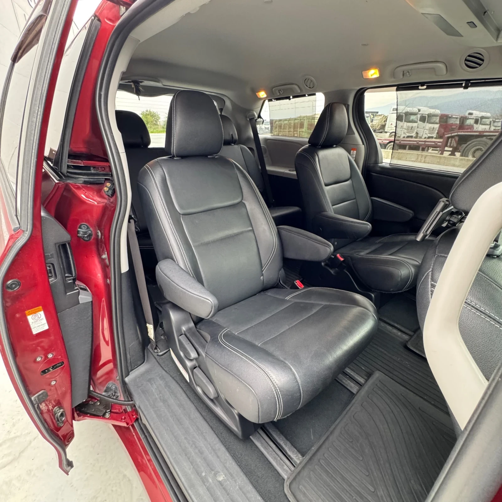 Toyota Sienna SE AWD-3.5, снимка 16 - Автомобили и джипове - 54169033