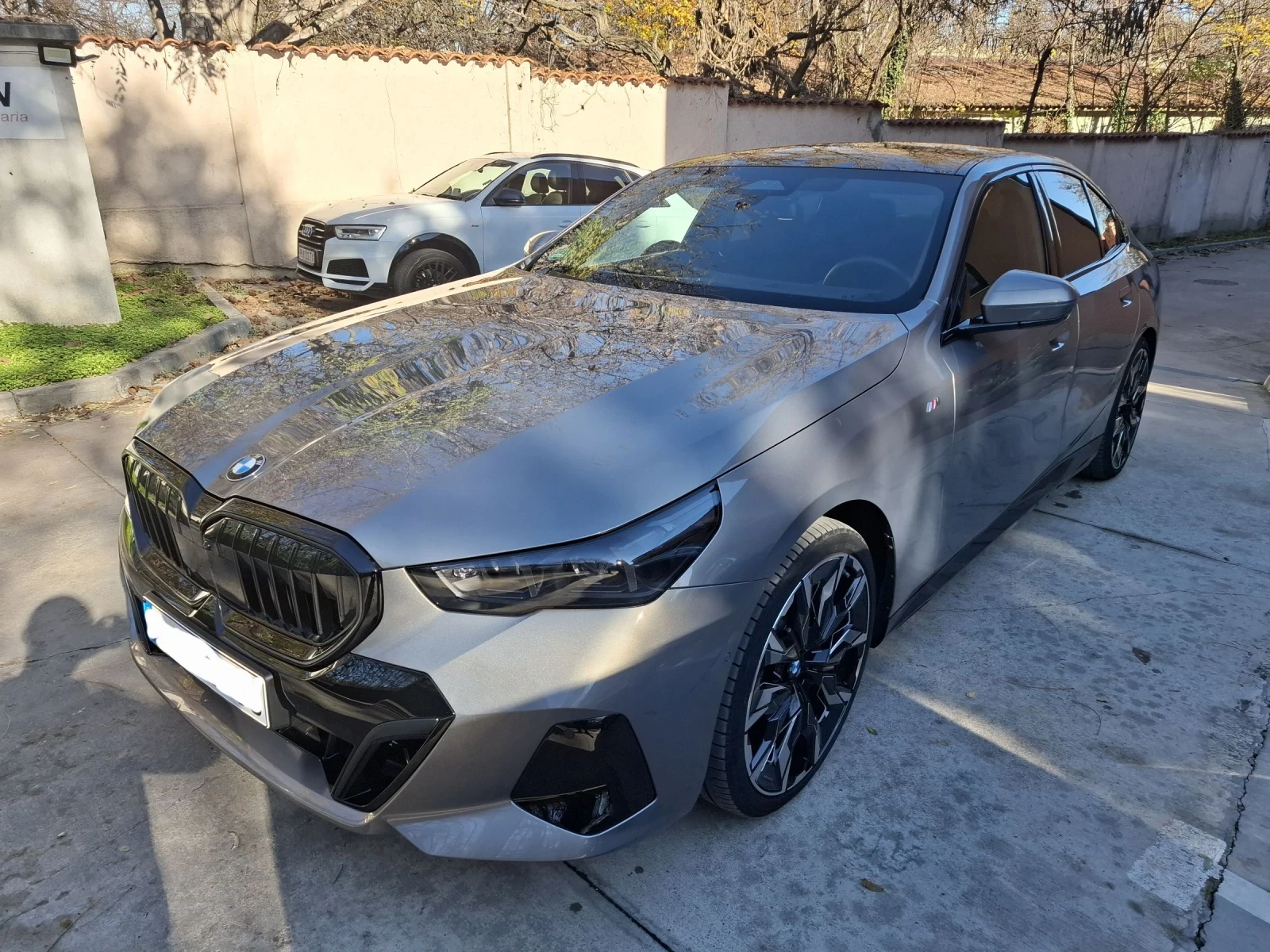 BMW 520 M-SPORT PRO , ICONIC GLOW , PANO , 21 INDIVIDUAL, снимка 2 - Автомобили и джипове - 54455298