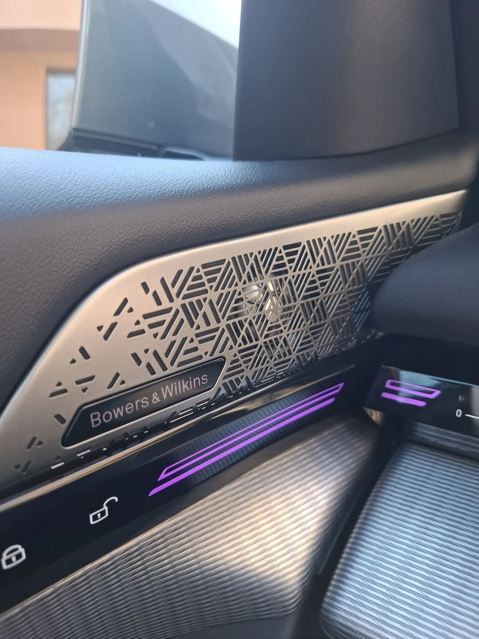 BMW 520 M-SPORT PRO , ICONIC GLOW , PANO , 21 INDIVIDUAL, снимка 8 - Автомобили и джипове - 54455298