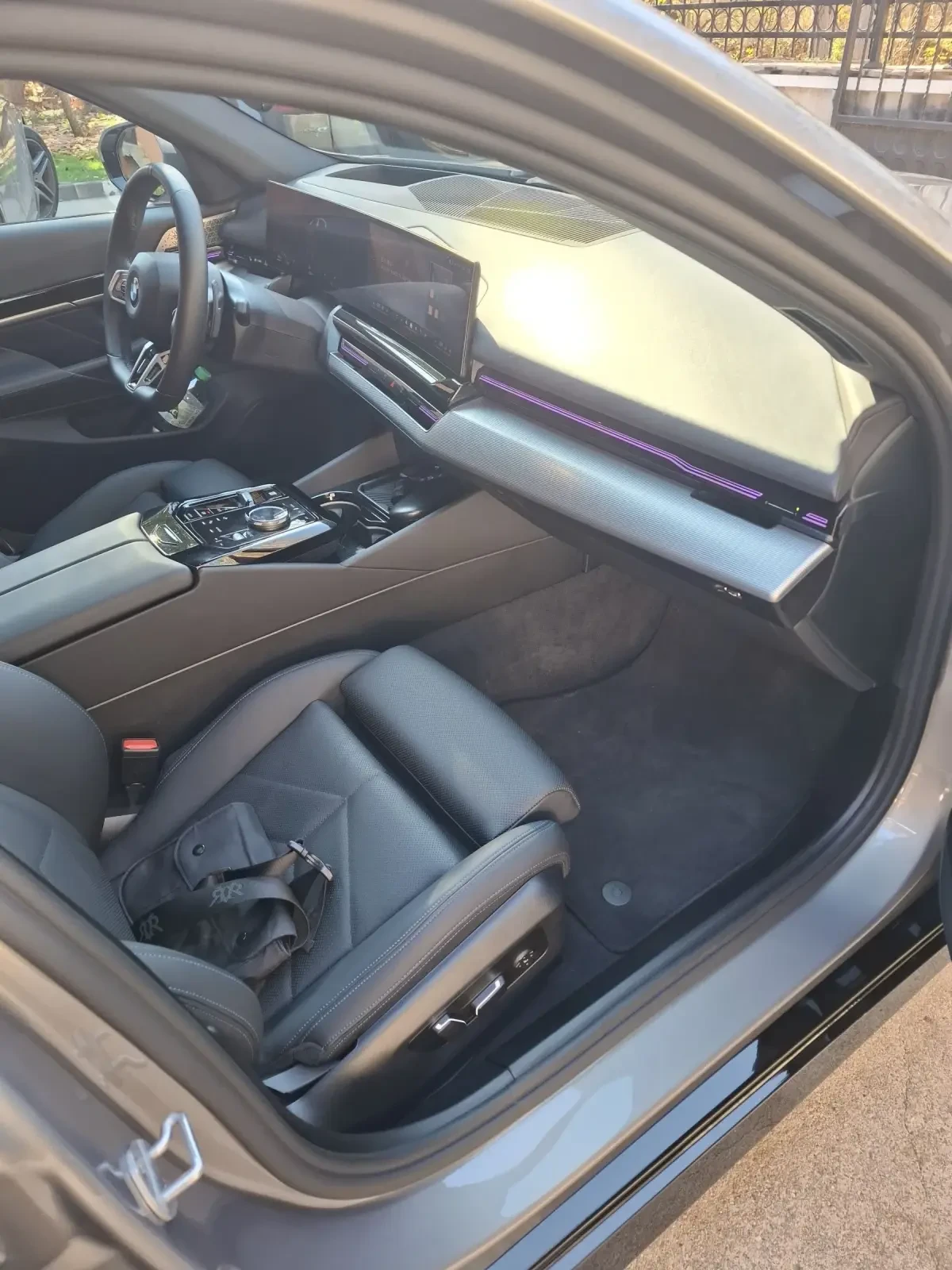 BMW 520 M-SPORT PRO , ICONIC GLOW , PANO , 21 INDIVIDUAL, снимка 9 - Автомобили и джипове - 54455298