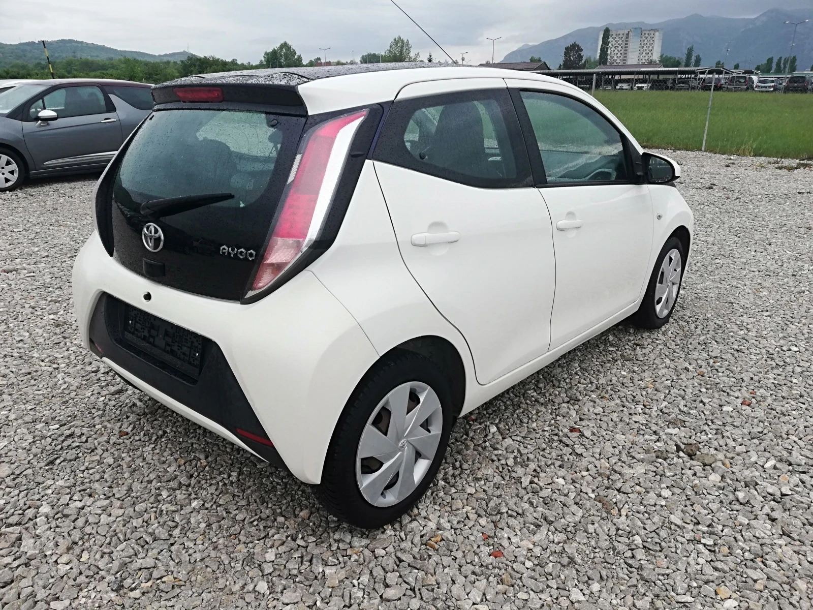 Toyota Aygo 1.0i klima, снимка 6 - Автомобили и джипове - 54482574
