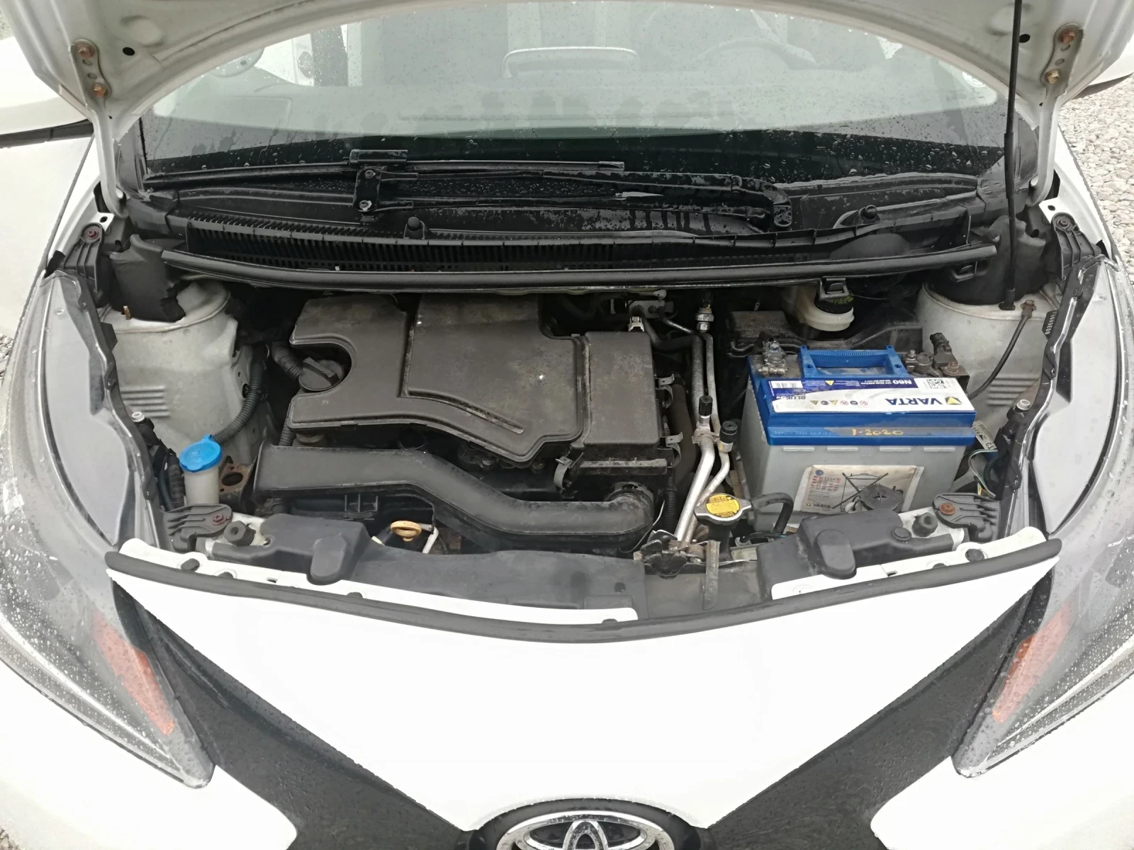 Toyota Aygo 1.0i klima, снимка 15 - Автомобили и джипове - 54482574
