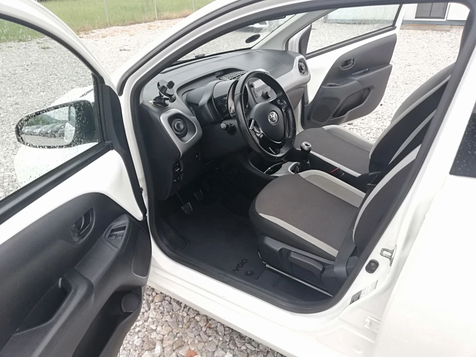 Toyota Aygo 1.0i klima, снимка 9 - Автомобили и джипове - 54482574
