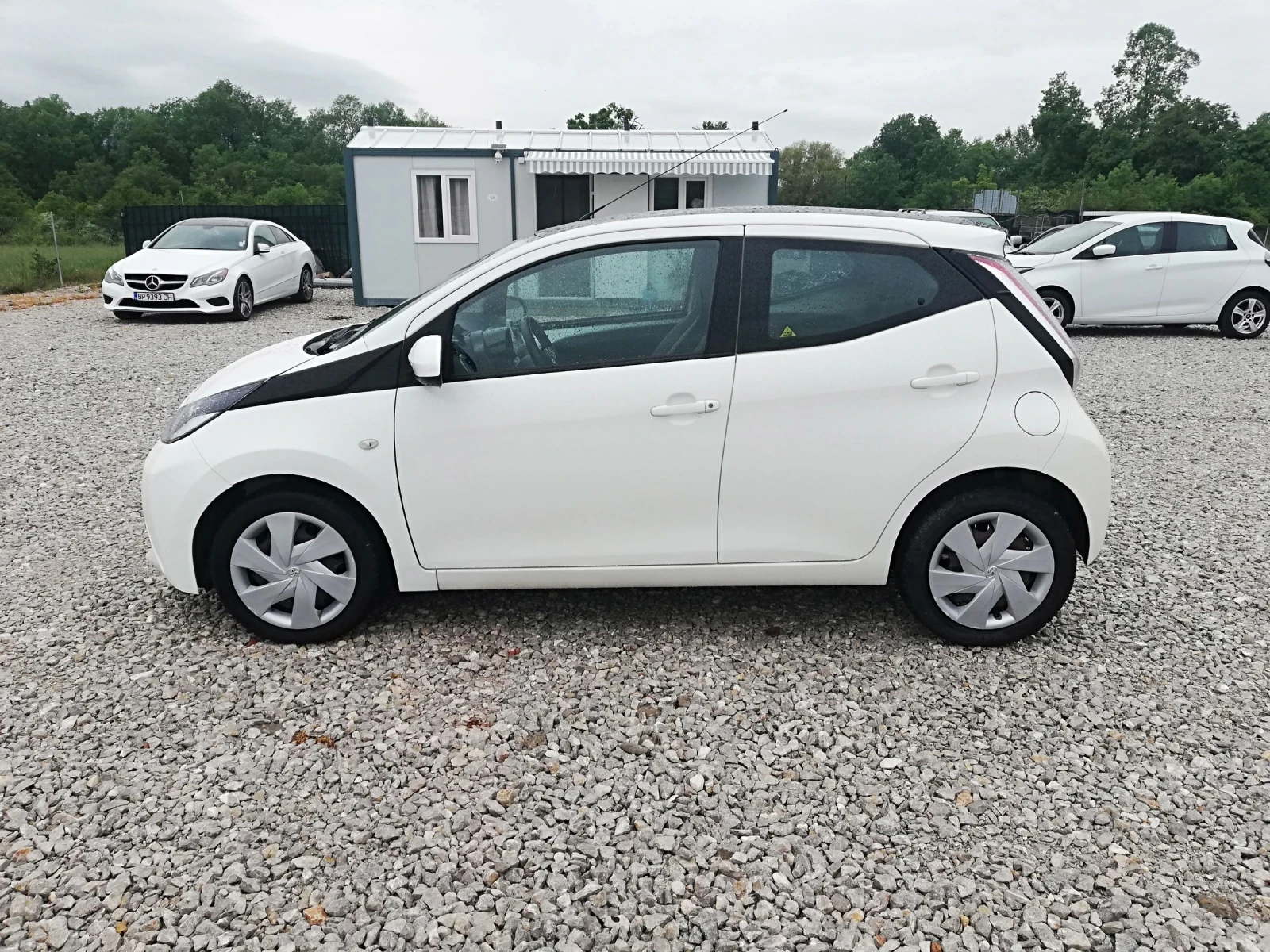 Toyota Aygo 1.0i klima, снимка 3 - Автомобили и джипове - 54482574