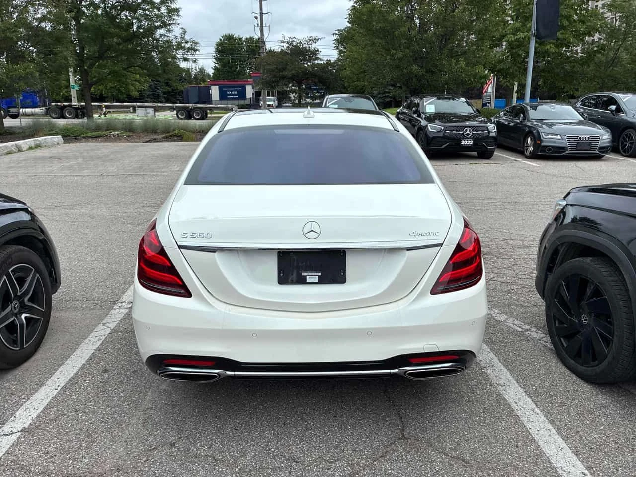 Mercedes-Benz S 560 CARFAX, снимка 4 - Автомобили и джипове - 55310486