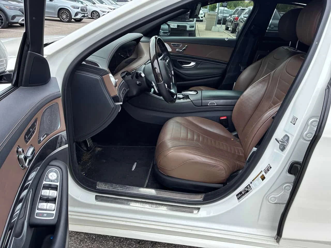Mercedes-Benz S 560 CARFAX, снимка 5 - Автомобили и джипове - 55310486