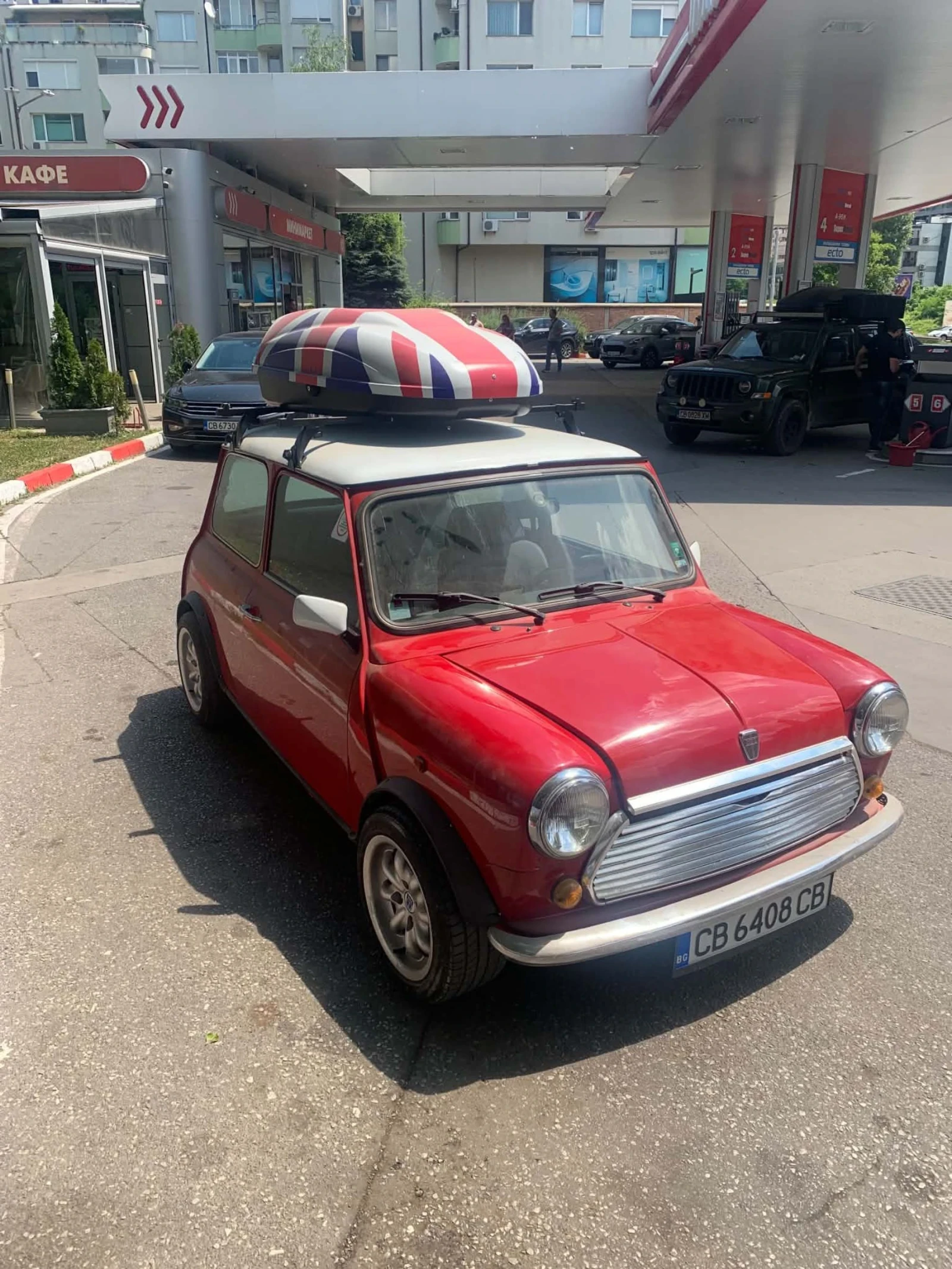 Mini Cooper 1.3 SPI, снимка 2 - Автомобили и джипове - 55409619