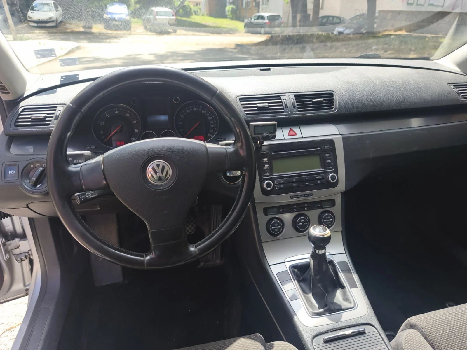 VW Passat 2.0 FSI, снимка 9 - Автомобили и джипове - 55443850