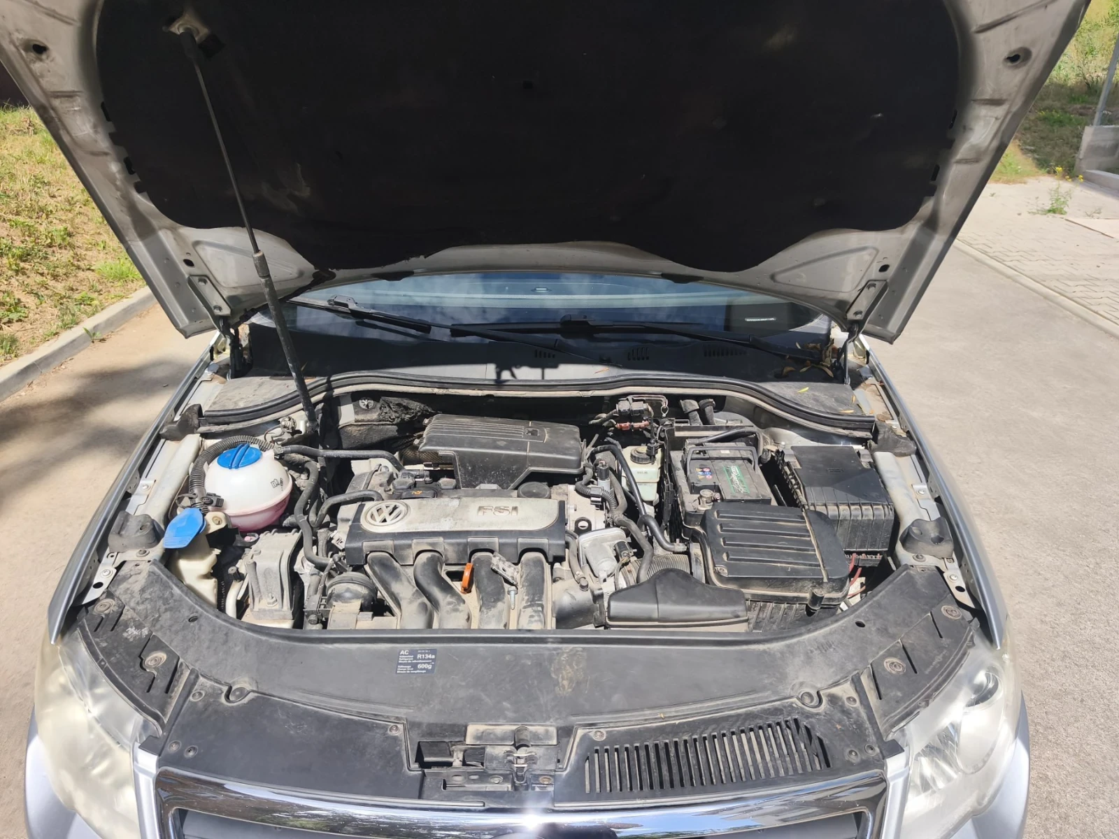 VW Passat 2.0 FSI 6 ск, снимка 12 - Автомобили и джипове - 55443850