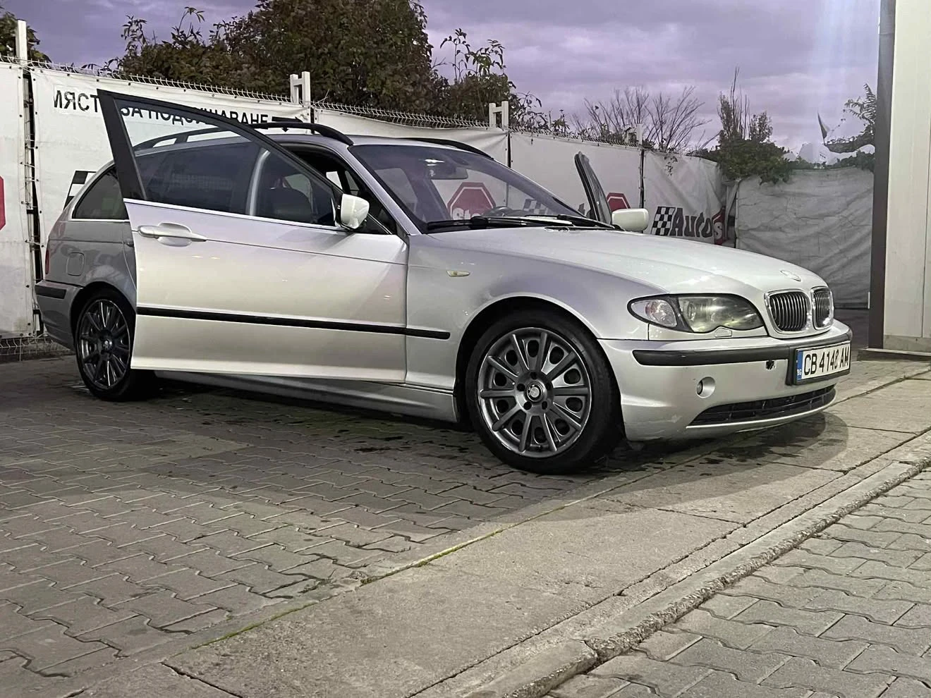 BMW 320, снимка 4 - Автомобили и джипове - 56351524