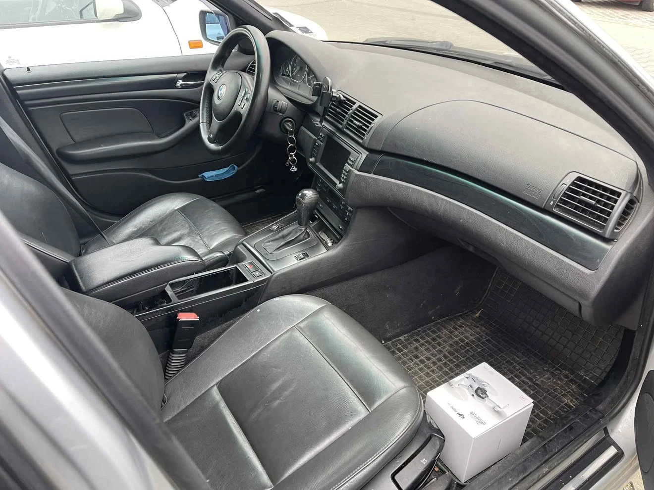 BMW 320, снимка 7 - Автомобили и джипове - 56351524