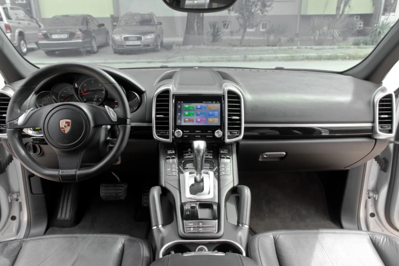 Porsche Cayenne 3.0D * GTS* Sport Design, снимка 9 - Автомобили и джипове - 47112949