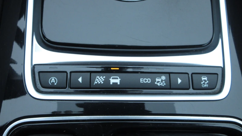 Jaguar F-PACE 2.0TD4-AWD-R-SPORT, снимка 16 - Автомобили и джипове - 53229540