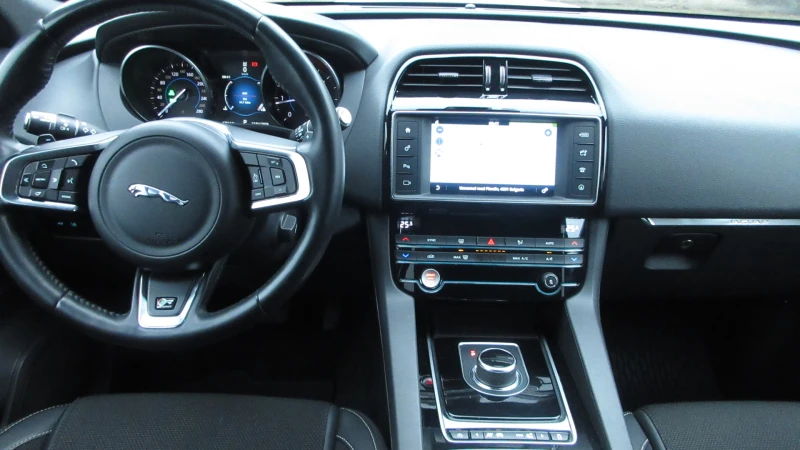 Jaguar F-PACE 2.0TD4-AWD-R-SPORT, снимка 10 - Автомобили и джипове - 53229540