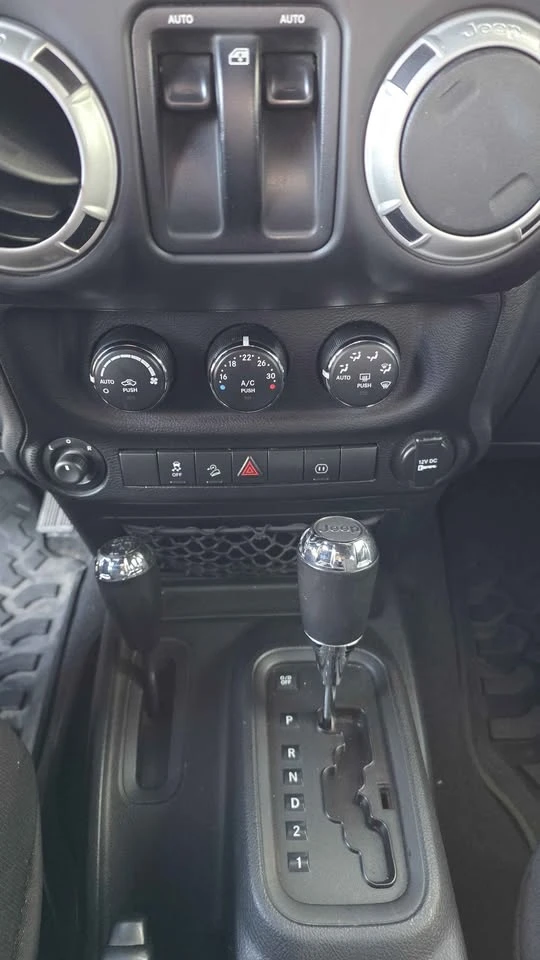 Jeep Wrangler * CARFAX *    | Mobile.bg   10