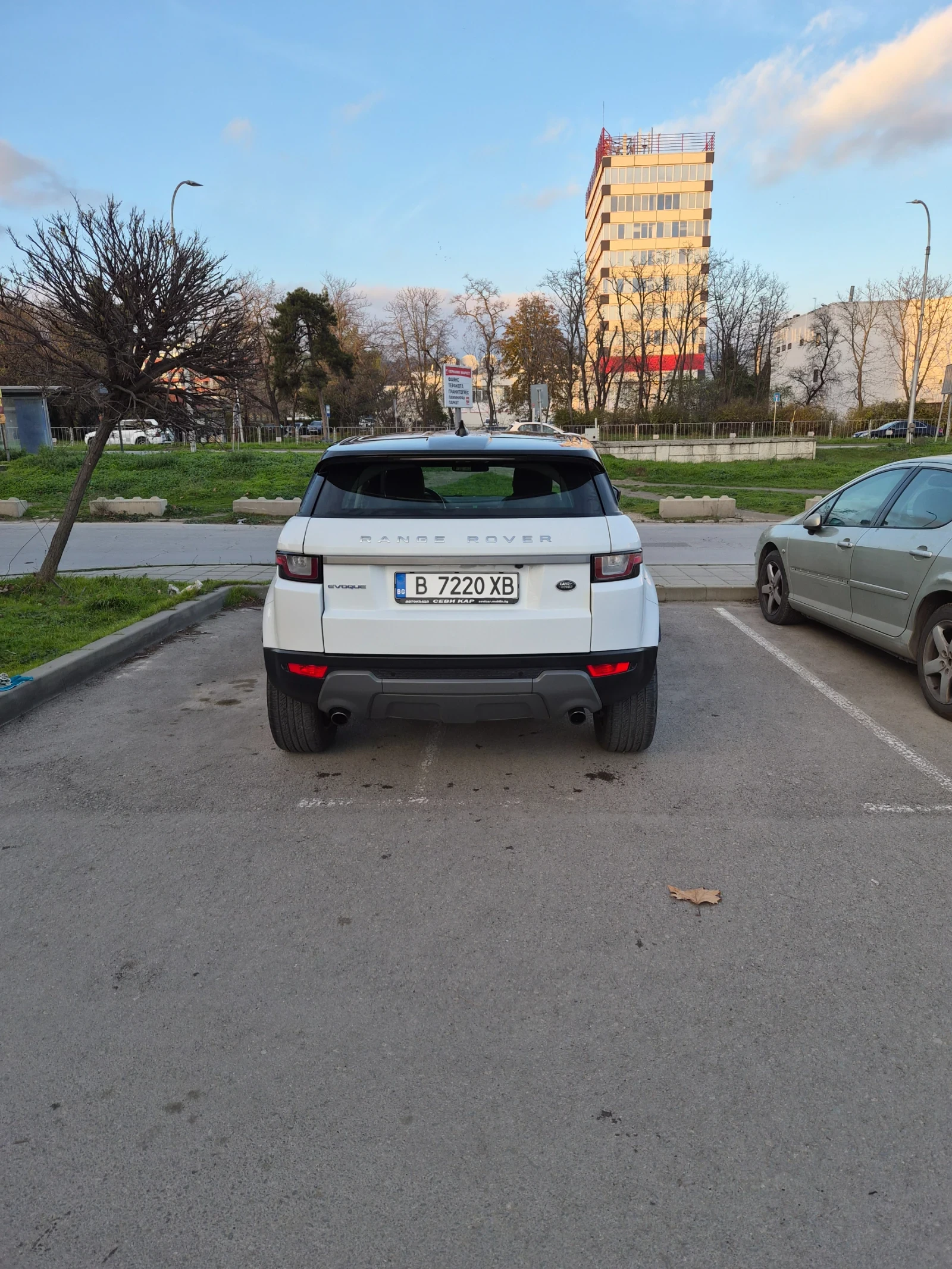 Land Rover Range Rover Evoque 2.0 - изображение 2