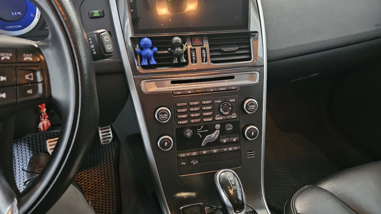 Volvo XC60 D5, снимка 5 - Автомобили и джипове - 54327693