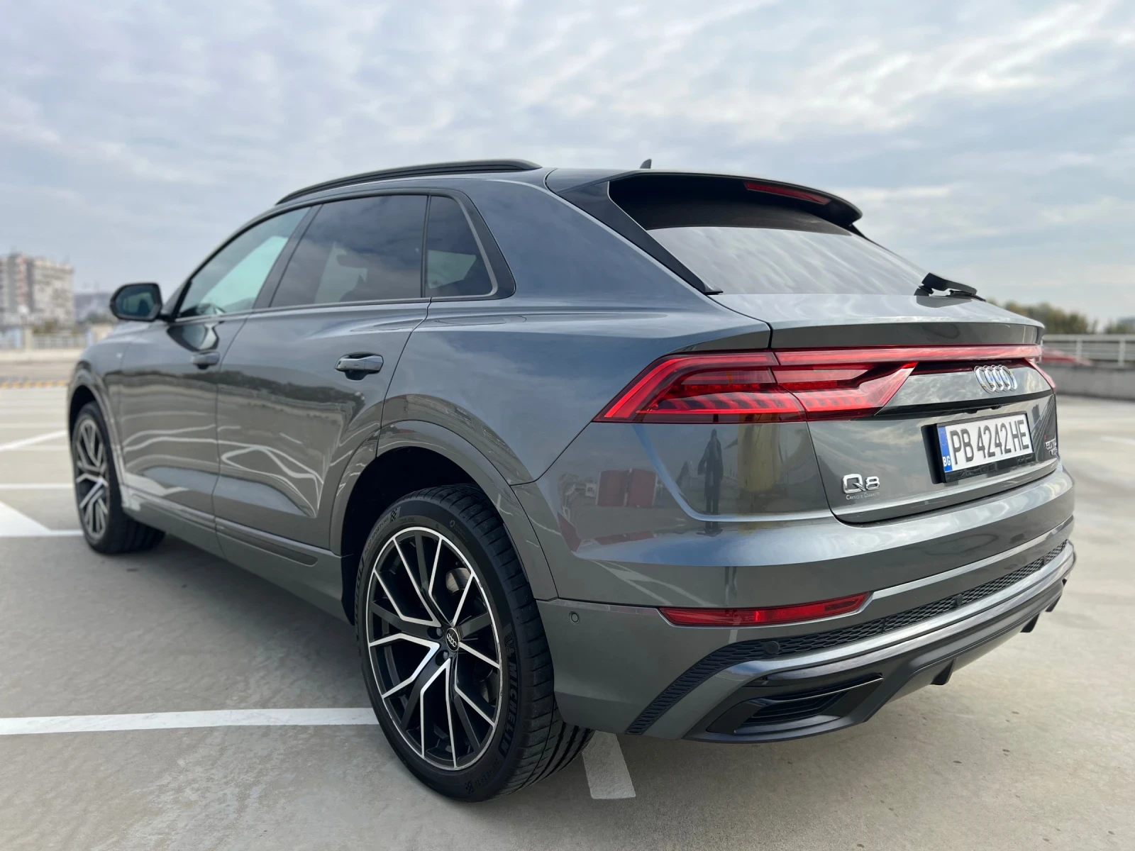 Audi Q8 3хS-line+ Shadow-Line, снимка 3 - Автомобили и джипове - 54330884