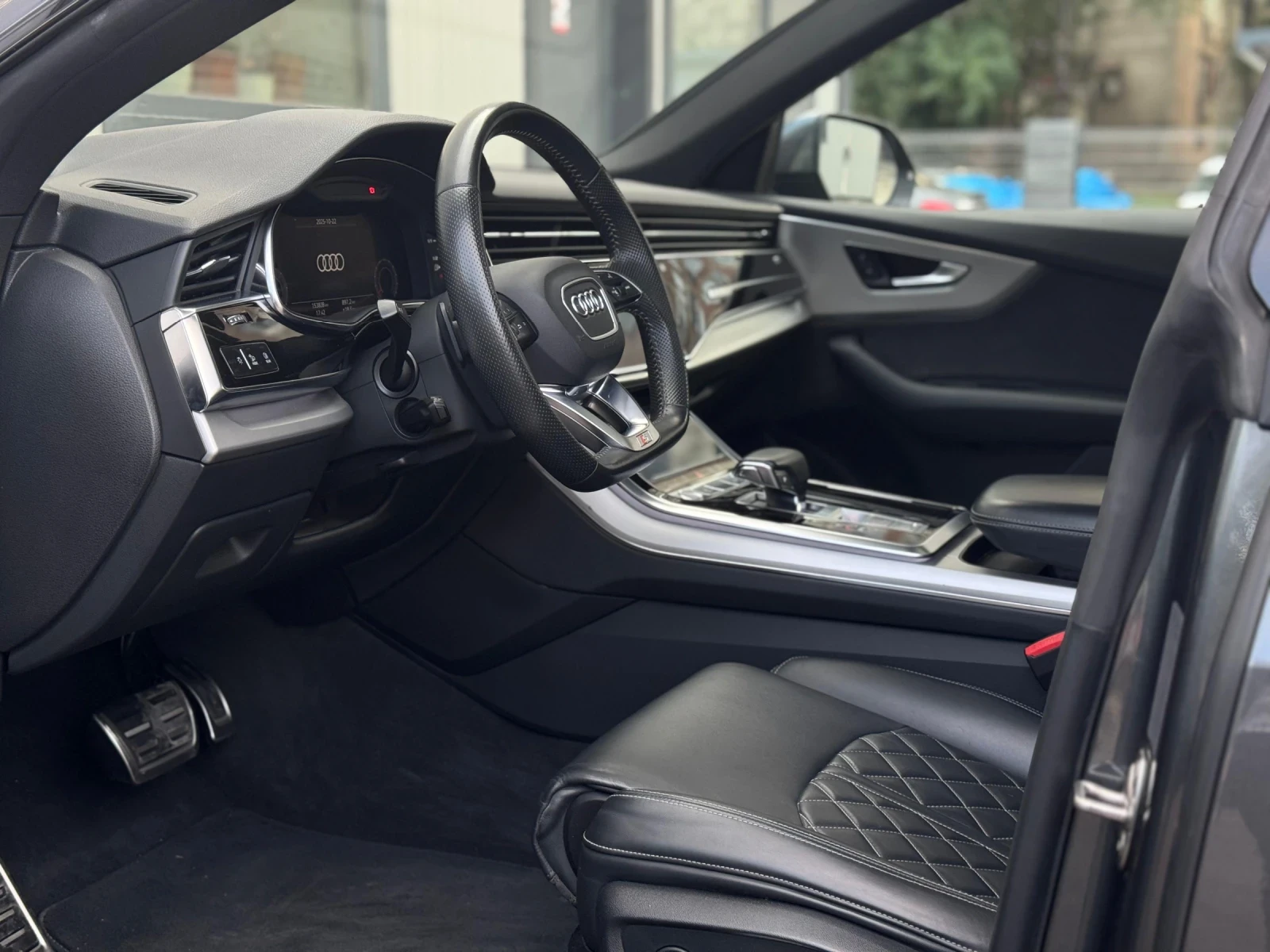 Audi Q8 3хS-line+ Shadow-Line, снимка 15 - Автомобили и джипове - 54330884