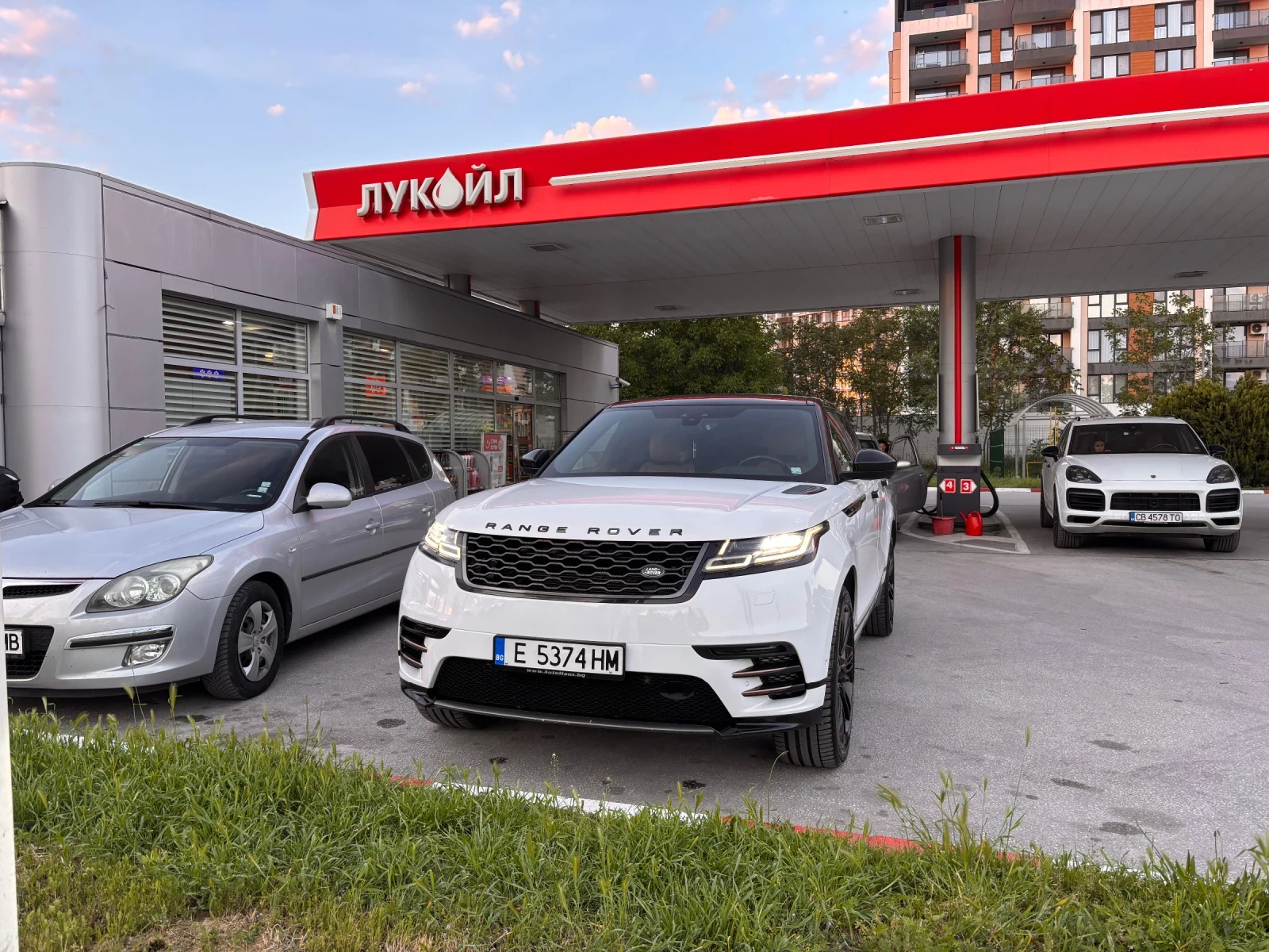 Land Rover Range Rover Velar  R-DYNAMIC