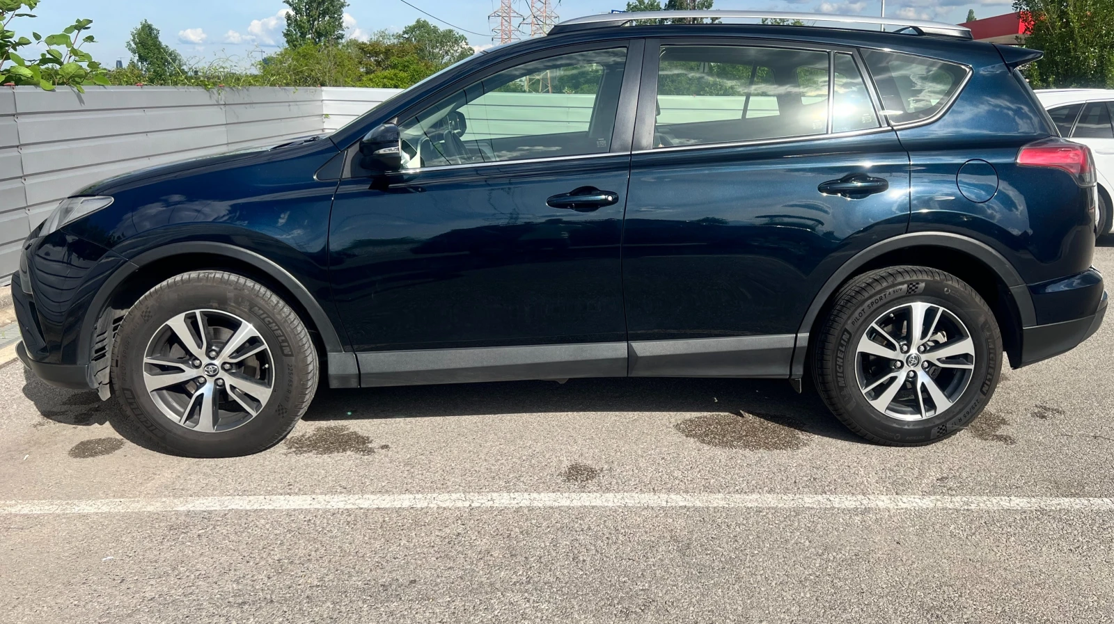 Toyota Rav4 Executive, снимка 8 - Автомобили и джипове - 54902129