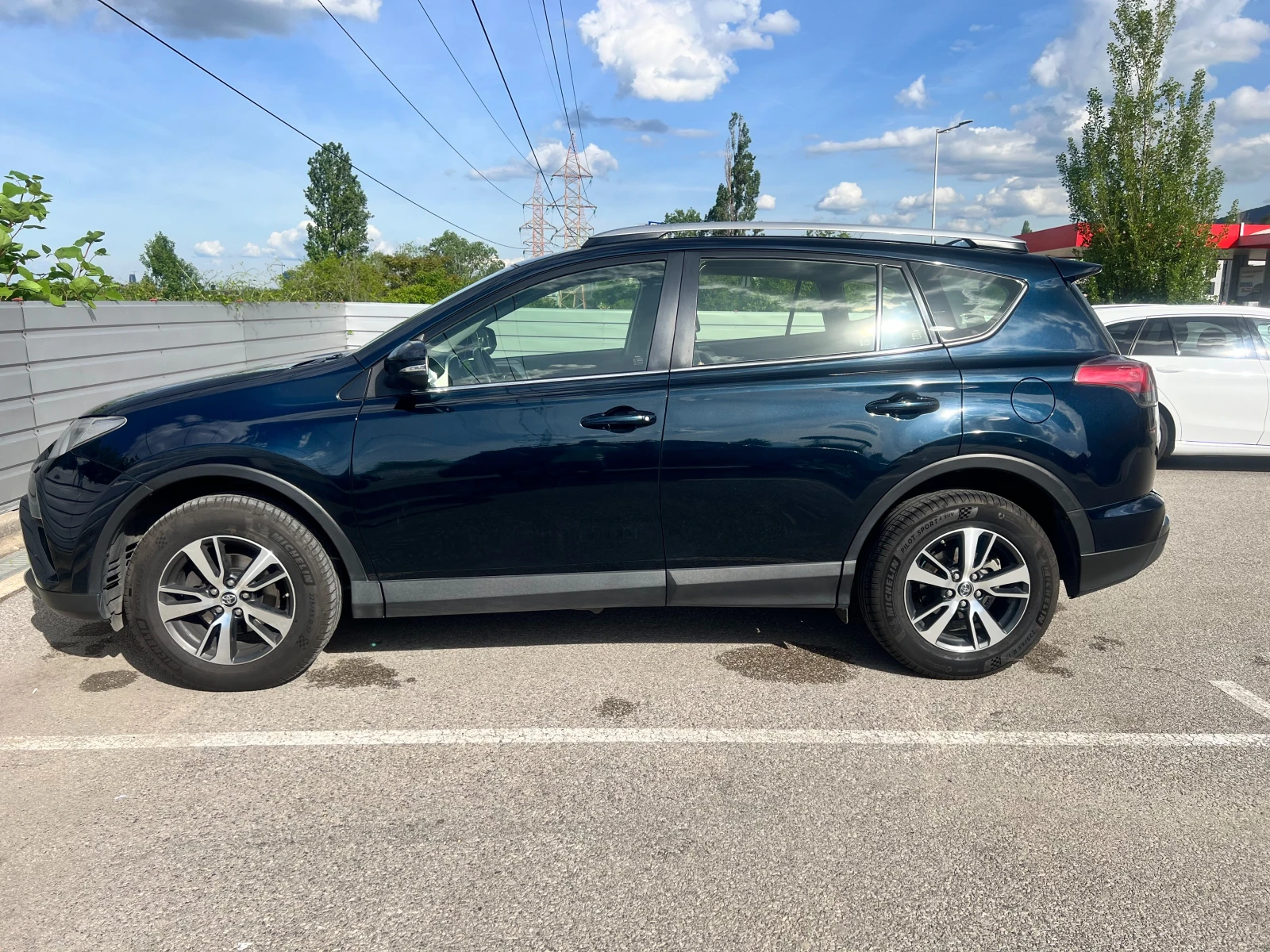 Toyota Rav4 Executive, снимка 8 - Автомобили и джипове - 54902129