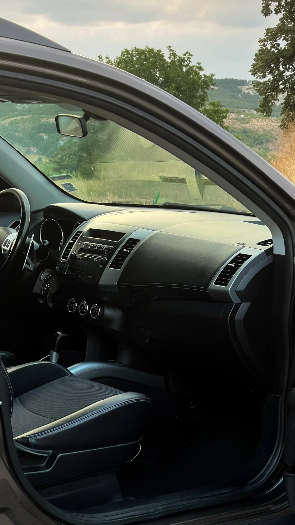 Mitsubishi Outlander 2.0 EURO 5 !!!, снимка 12 - Автомобили и джипове - 56031413