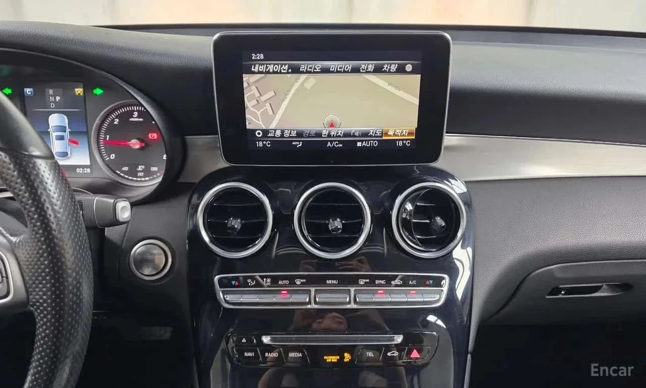Mercedes-Benz GLC 220, снимка 13 - Автомобили и джипове - 56737067
